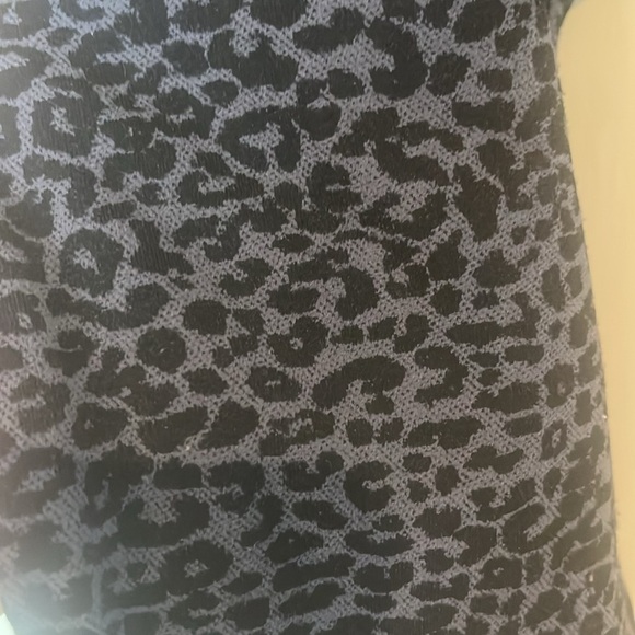 Soma Black and dark grey Leggings w/ Textured animal print Pattern size medium - Picture 5 of 9